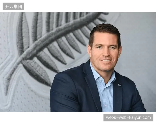 效力于莫尔德的萨姆克罗·卡比尼入选，他的欧战经验将帮助球队更好地适应世界杯的高强度节奏。